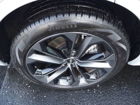 Used 2025 Audi Q7 3.0T Premium Plus image 13