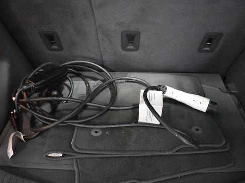 Used 2017 Chevrolet Bolt Premier w/ Driver Confidence II Package FWD image 39