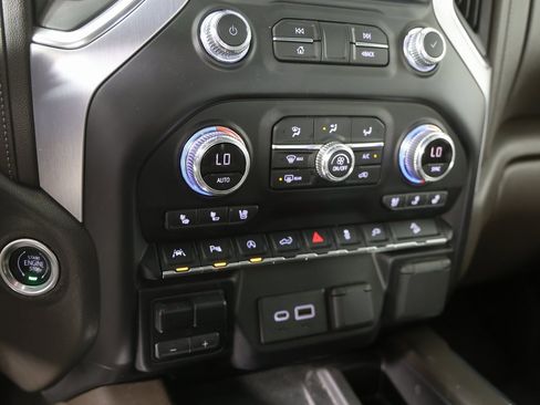 Used 2021 GMC Sierra 1500 SLT image 11