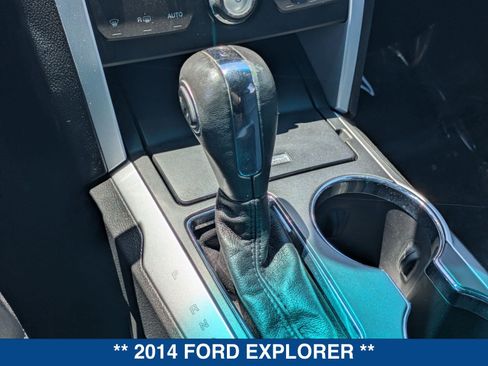 Used 2014 Ford Explorer XLT w/ Equipment Group 202A AWD/4WD image 34