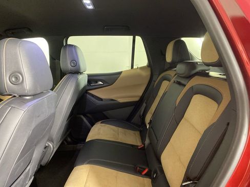 Used 2025 Chevrolet Equinox ACTIV w/ Safety and Technology Package image 25