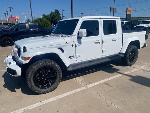 Used 2022 Jeep Gladiator Overland AWD/4WD image 3