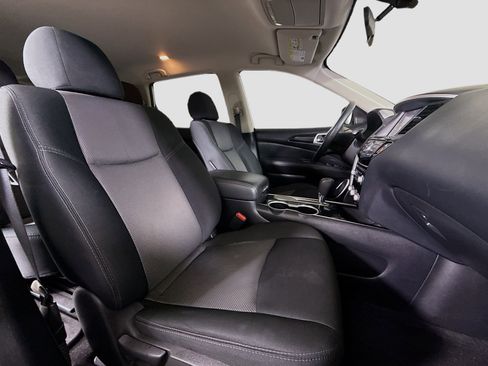 Used 2020 Nissan Pathfinder S image 29