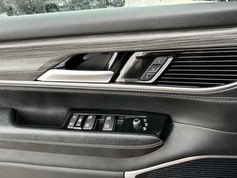 Certified 2024 Jeep Wagoneer Series II AWD/4WD image 12