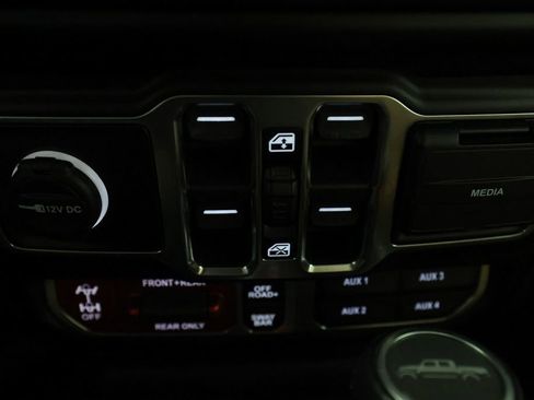 Used 2020 Jeep Gladiator Rubicon AWD/4WD image 26