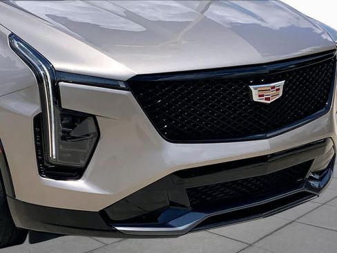 Used 2024 Cadillac XT4 Sport w/ Cold Weather Package FWD image 30