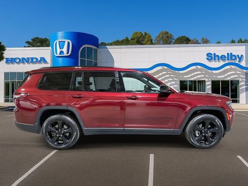 Used 2023 Jeep Grand Cherokee L Laredo image 9