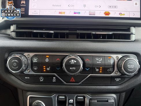 Certified 2025 Jeep Wrangler Sport S image 29