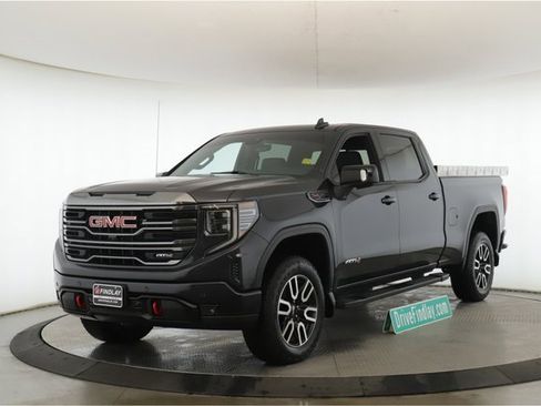 Used 2023 GMC Sierra 1500 AT4 w/ Technology Package image 10