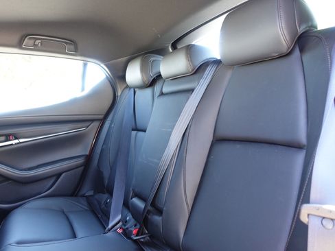 Certified 2025 MAZDA MAZDA3 s Sport image 23