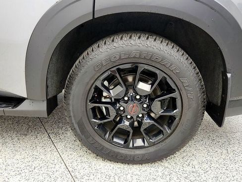 Used 2025 Nissan Armada PRO-4X AWD/4WD image 9
