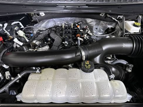 Used 2025 Ford Expedition Max Platinum AWD/4WD image 31