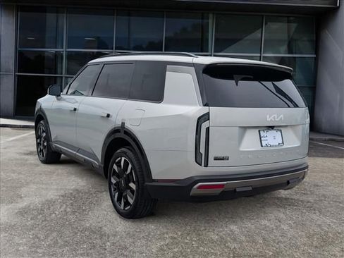 Used 2027 Kia Telluride S w/ Towing Package AWD/4WD image 4