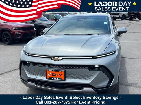 Certified 2024 Chevrolet Equinox EV LT AWD/4WD image 2