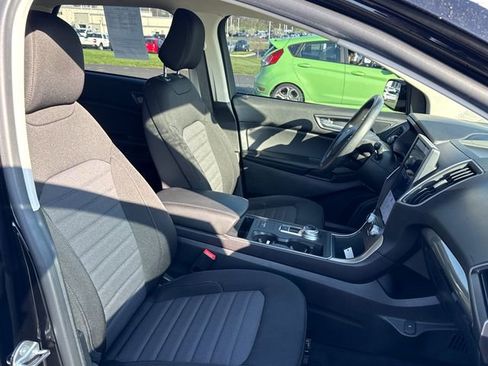 Used 2023 Ford Edge SE w/ Black Appearance Package image 13