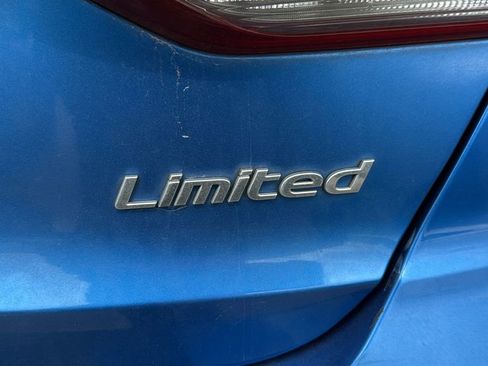 Used 2017 Hyundai Elantra Limited w/ Limited Ultimate Package 05 FWD image 3
