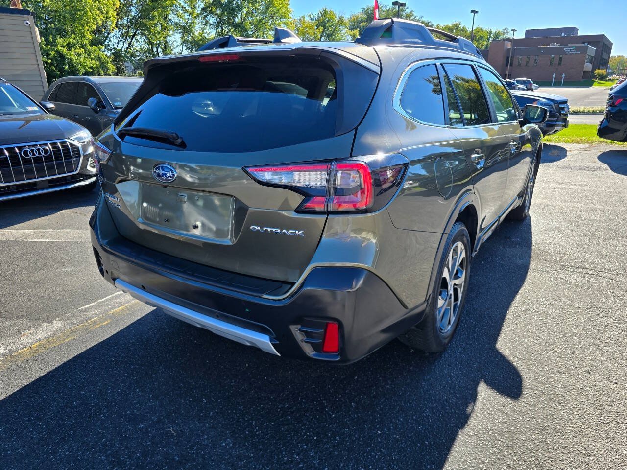 Used 2020 Subaru Outback Limited w/ Popular Package #2 AWD/4WD image 3
