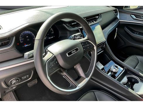 New 2025 Jeep Grand Cherokee L Limited w/ Luxury Tech Group II image 7