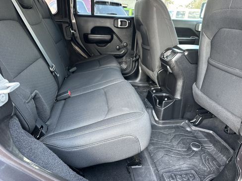Used 2021 Jeep Wrangler Unlimited Sport image 20