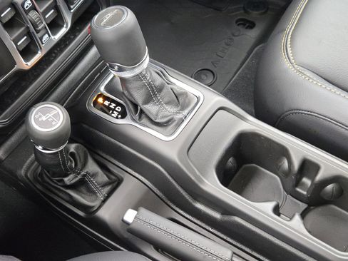 New 2026 Jeep Gladiator Sport AWD/4WD image 17