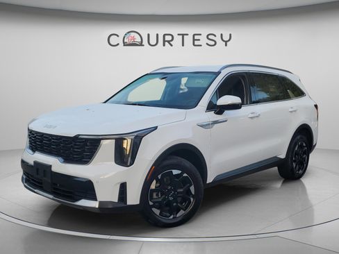 Used 2024 Kia Sorento S AWD/4WD image 1