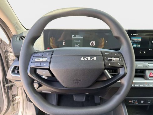 New 2026 Kia K4 LXS image 24