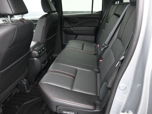 Used 2025 Honda Ridgeline TrailSport image 10