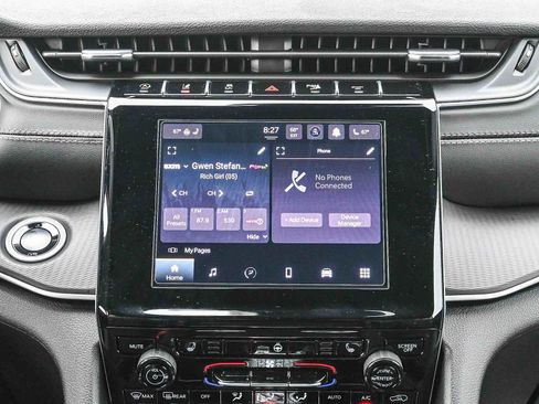 New 2025 Jeep Grand Cherokee Altitude image 25