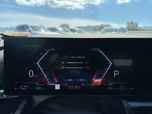 Used 2026 BMW 550e xDrive image 7