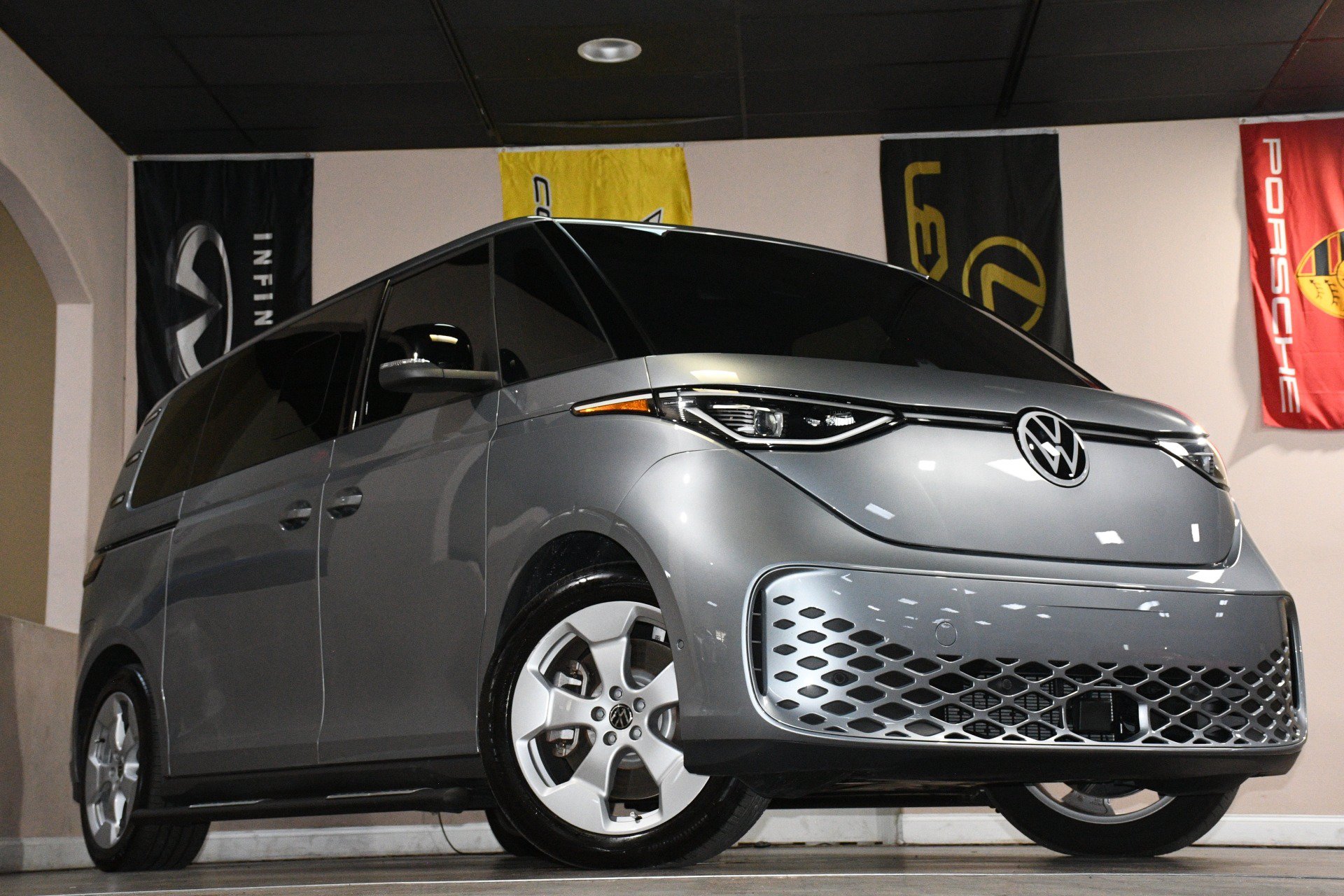 Used 2025 Volkswagen ID. Buzz Pro S RWD image 83