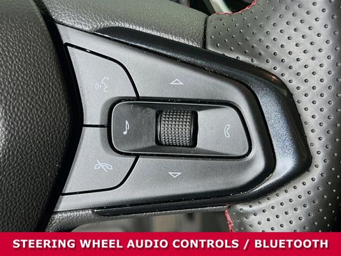 Used 2024 Chevrolet Trax RS w/ Sunroof Package image 15