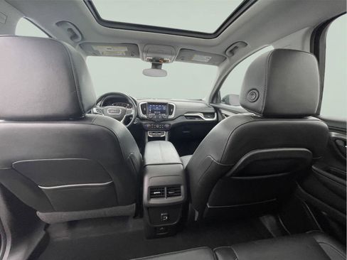 Used 2022 GMC Terrain SLT image 17