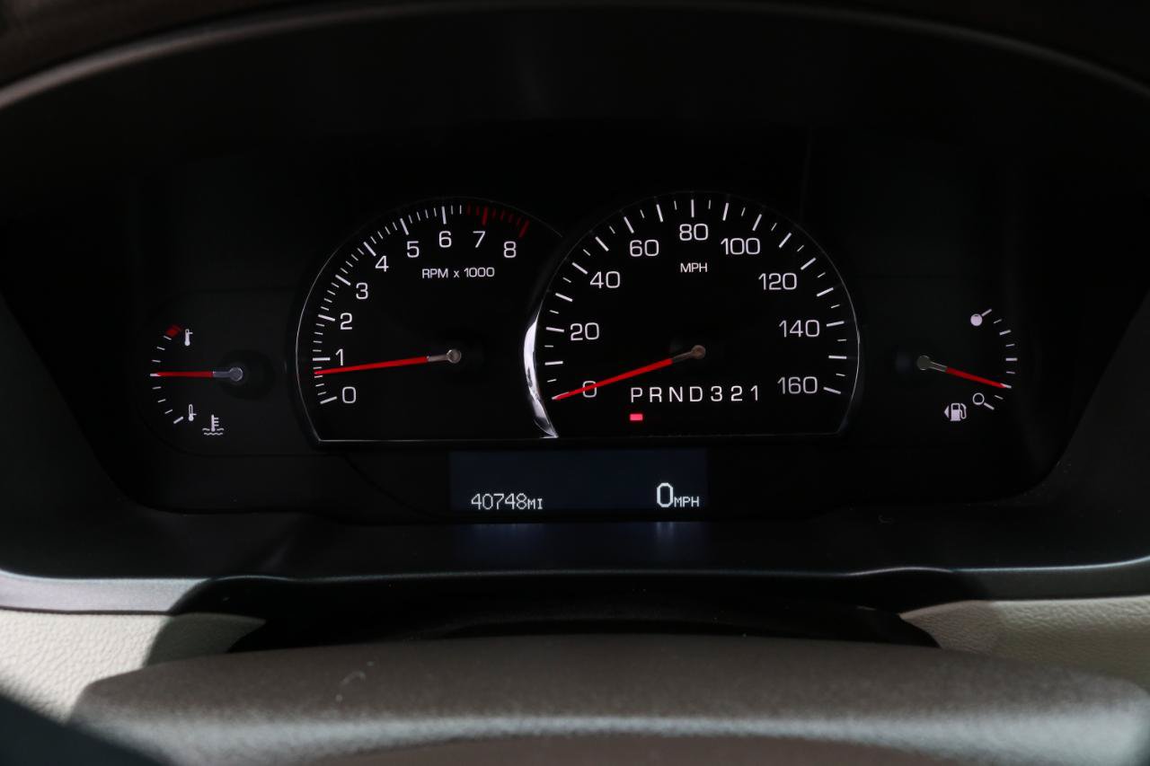Used 2009 Cadillac DTS w/ Sun And Sound Package FWD image 25