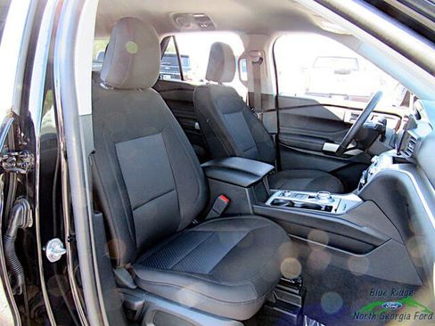 Used 2023 Ford Explorer XLT image 12