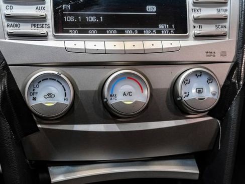 Used 2010 Toyota Camry SE FWD image 30