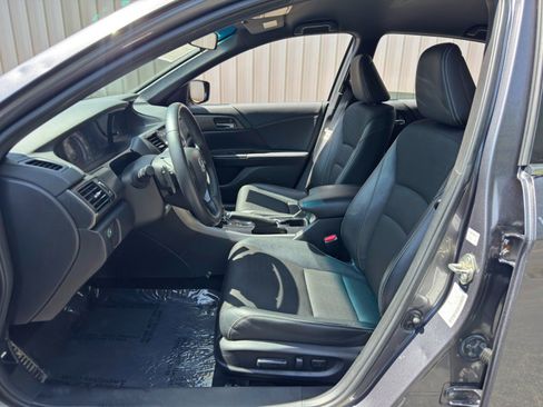 Used 2017 Honda Accord Sport image 15