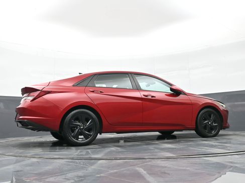 Used 2021 Hyundai Elantra SEL w/ Convenience Package image 43