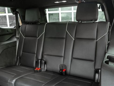 Used 2023 Cadillac Escalade Premium Luxury AWD/4WD image 30
