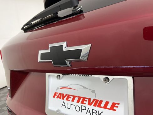 Certified 2025 Chevrolet Trax RS w/ Driver Confidence Package image 11