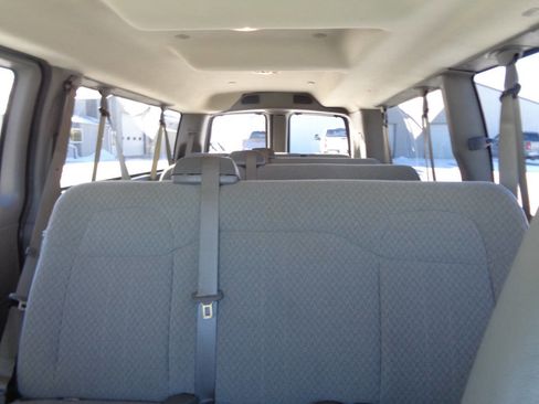 Used 2017 Chevrolet Express 3500 LT w/ LT Preferred Equipment Group RWD image 16