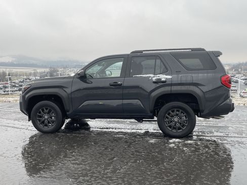 Used 2025 Toyota 4Runner SR5 image 7