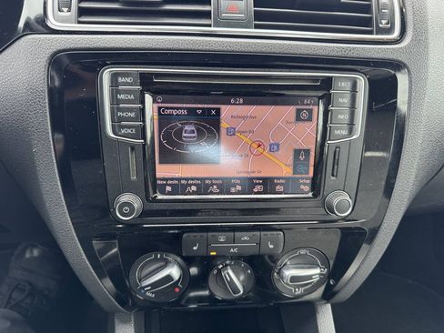 Used 2016 Volkswagen Jetta Sport FWD image 29