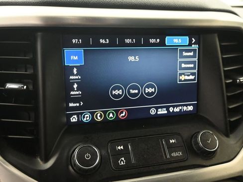 Used 2020 GMC Acadia SLT w/ Driver Alert Package II image 33