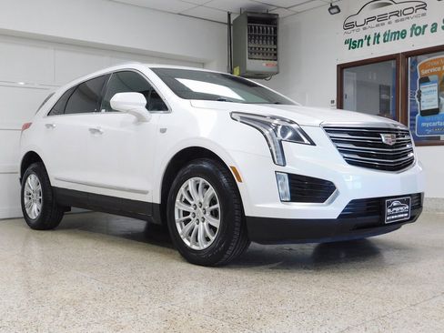 Used 2018 Cadillac XT5 AWD image 3