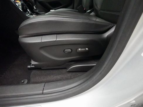 Used 2022 Buick Encore Preferred w/ Safety Package image 28