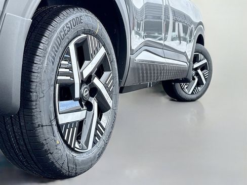 New 2026 Nissan Kicks SV image 12