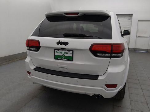 Used 2020 Jeep Grand Cherokee Altitude RWD image 7