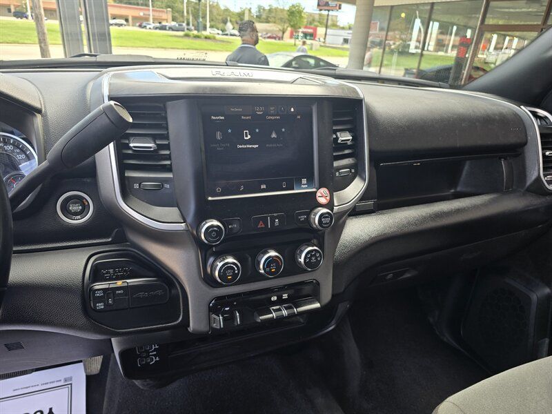 Used 2024 RAM 3500 Big Horn AWD/4WD image 36