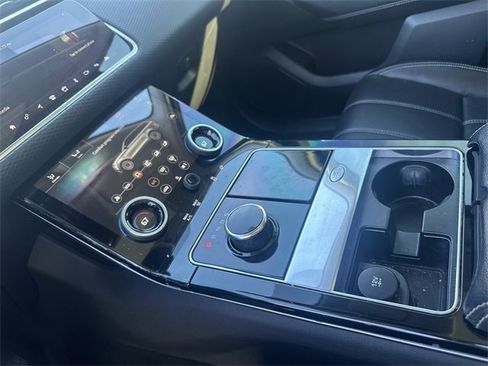 Used 2020 Land Rover Range Rover Velar S image 11