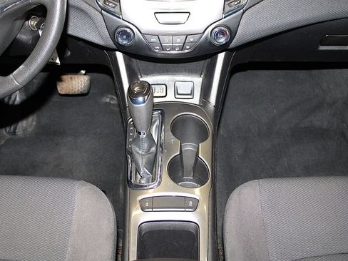 Used 2019 Chevrolet Cruze LT FWD image 20
